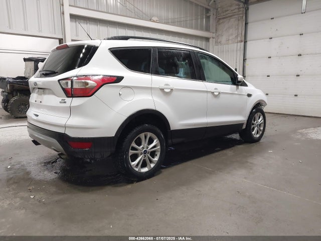 1FMCU9G90HUB90733 Ford 2017