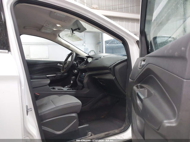 1FMCU9G90HUB90733 Ford 2017