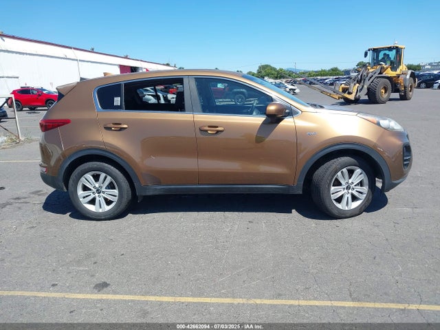 KNDPMCAC6H7069565 KIA Sportage Lx