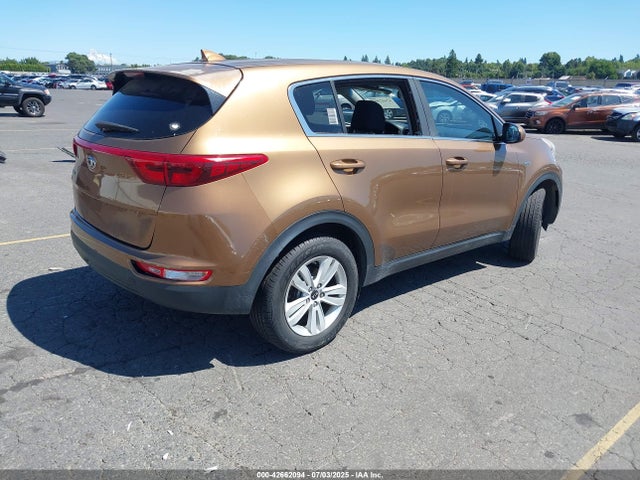 KNDPMCAC6H7069565 KIA Sportage Lx