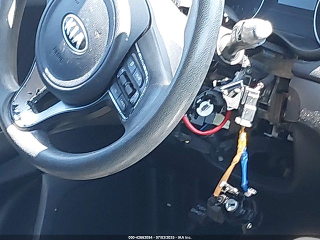 KNDPMCAC6H7069565 KIA Sportage Lx