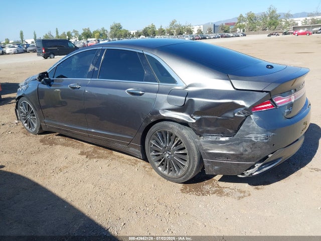 Lincoln 2016 2016 3LN6L2LU7GR624914 Image 3