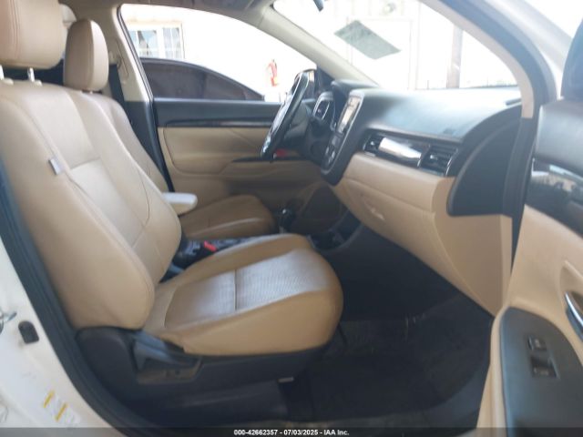 2016 MITSUBISHI OUTLANDER JA4AD3A30GZ056443 Photo 4