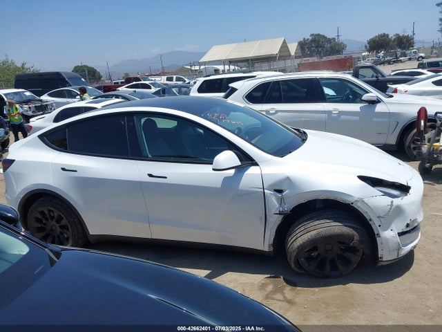 5YJYGDEEXMF298770 Tesla 2021
