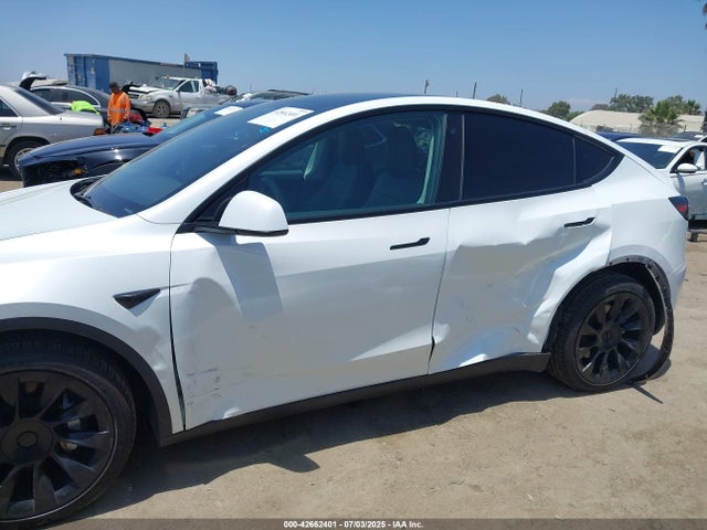 5YJYGDEEXMF298770 Tesla 2021