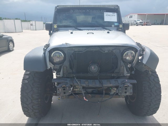 1C4HJWFG1FL718588 Jeep Wrangler