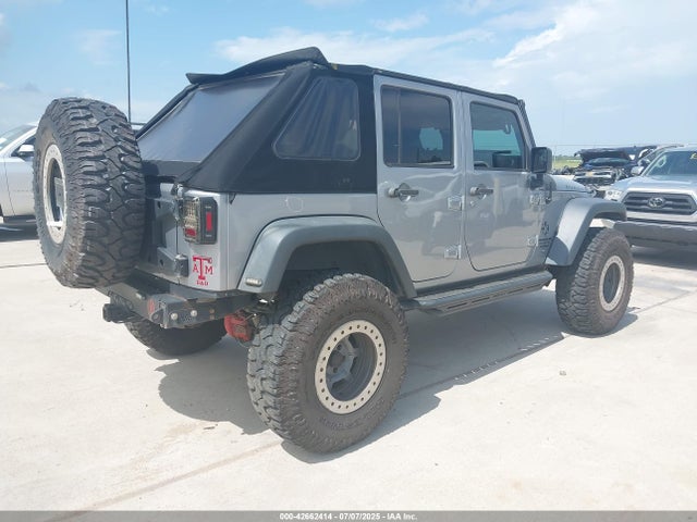 1C4HJWFG1FL718588 Jeep Wrangler