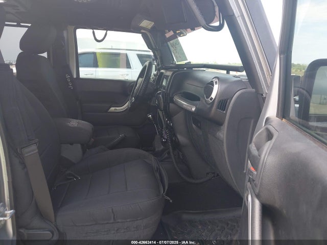 1C4HJWFG1FL718588 Jeep Wrangler