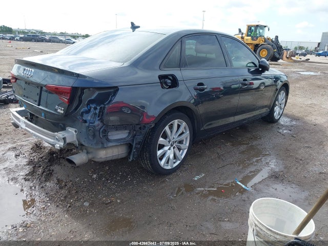 WAUKMAF47JA086557 Audi A4