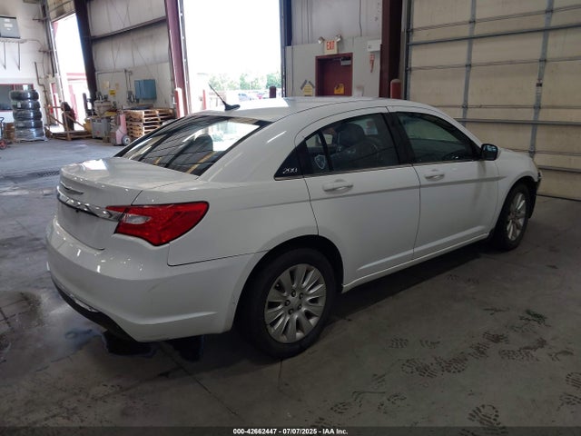 1C3CCBAB0EN230278 Chrysler 200