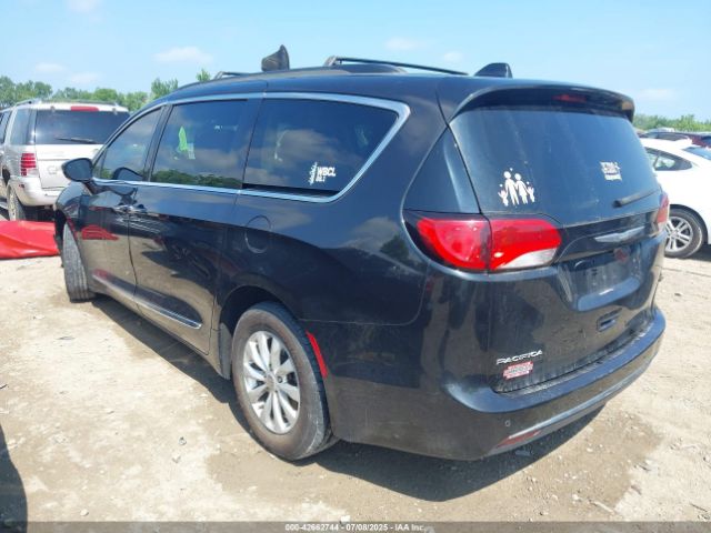 2017 CHRYSLER PACIFICA 2C4RC1BG0HR747260 Photo 2