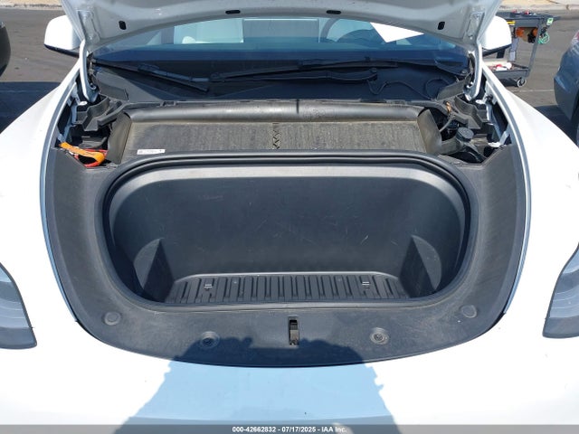 7SAYGDEE6NF345975 Tesla Model Y