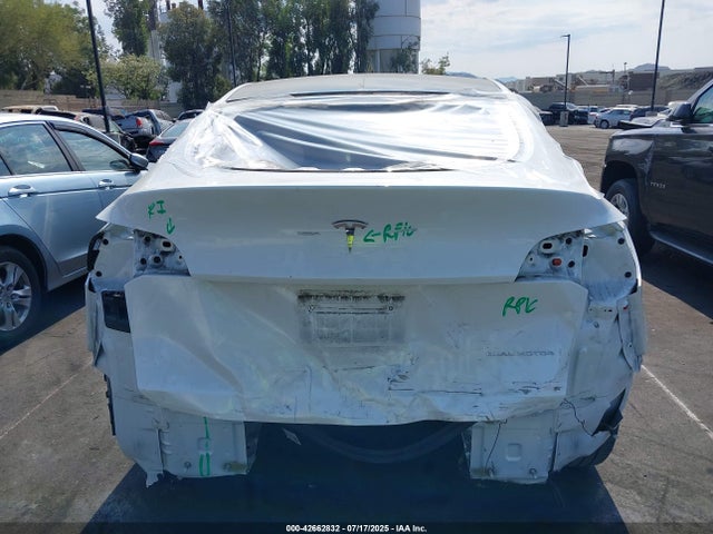 7SAYGDEE6NF345975 Tesla Model Y