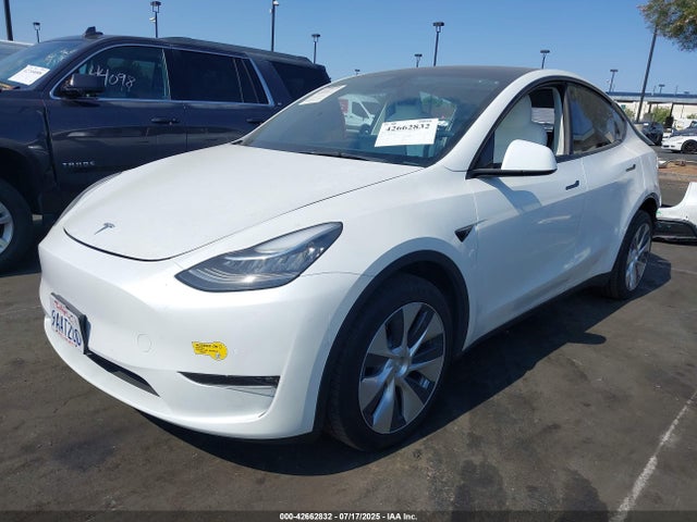 7SAYGDEE6NF345975 Tesla Model Y
