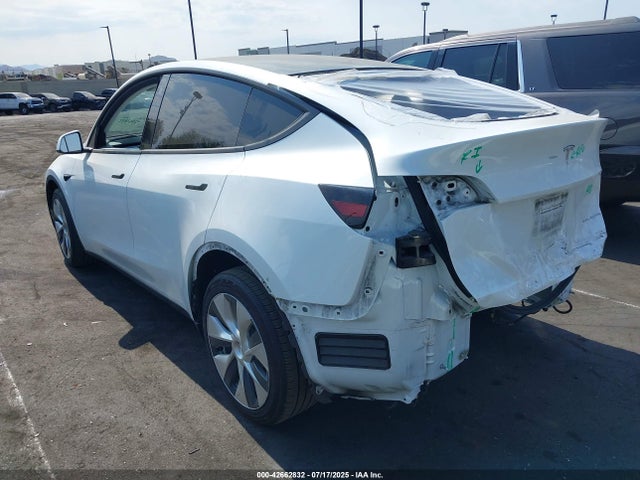 7SAYGDEE6NF345975 Tesla Model Y
