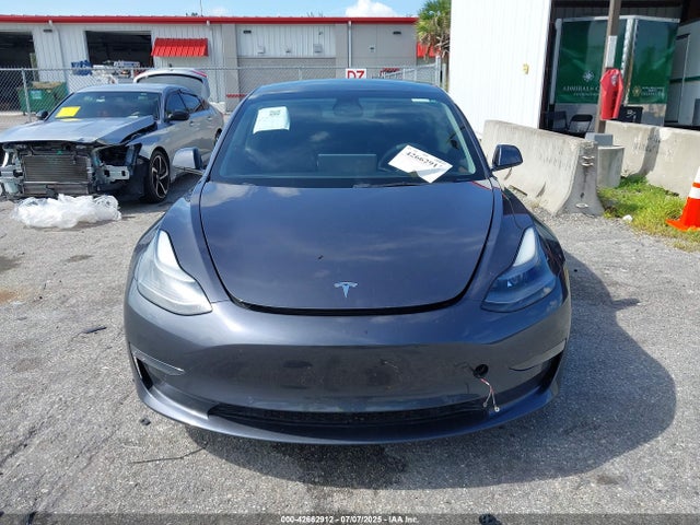 5YJ3E1EB2NF124391 Tesla MODEL 3