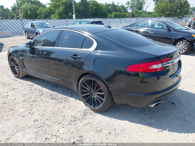 2011 JAGUAR XF SAJWA0FB0BLS02470 Photo 2