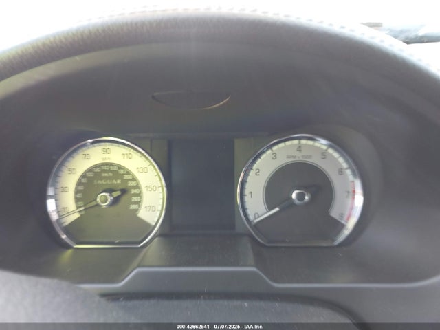 2011 JAGUAR XF SAJWA0FB0BLS02470 Photo 6