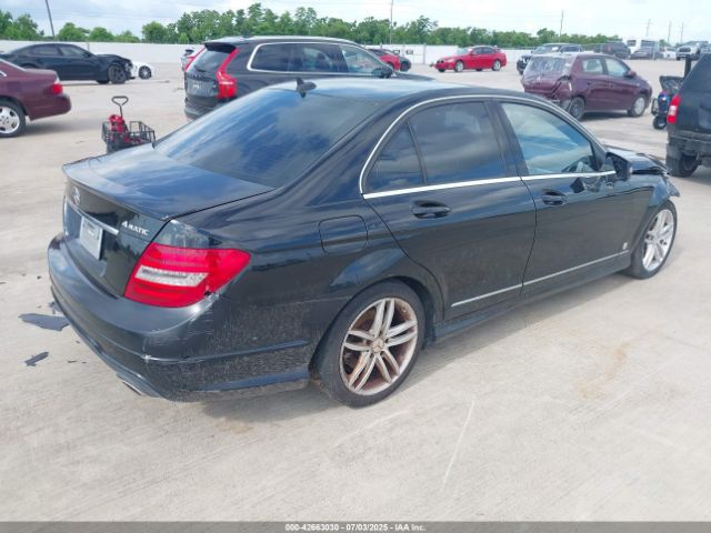 2013 MERCEDES-BENZ C 300 WDDGF8AB0DR296995 Photo 3