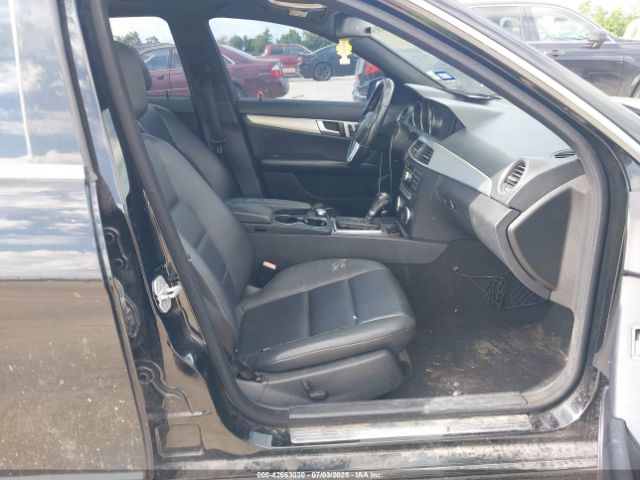 2013 MERCEDES-BENZ C 300 WDDGF8AB0DR296995 Photo 4