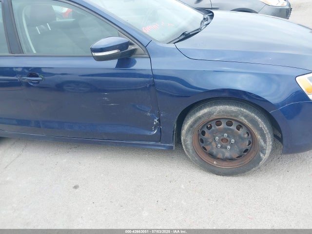3VWD17AJ0EM402858 Volkswagen 2014