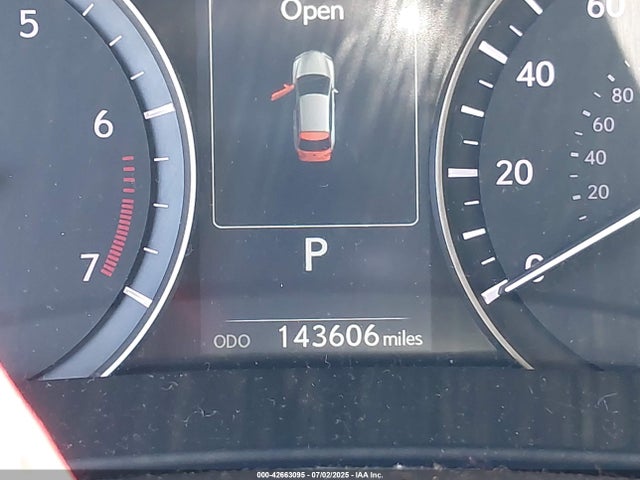 2T2ZZMCA7HC038072 Lexus 2017
