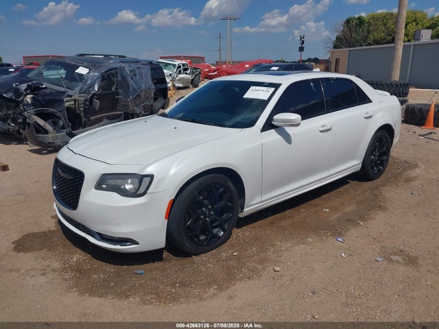2C3CCABT6FH808105 Chrysler 300
