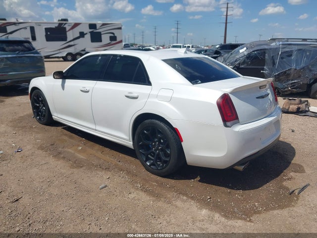 2C3CCABT6FH808105 Chrysler 300