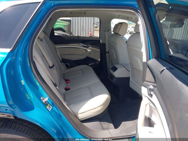 Audi 2019 2019 WA1VABGE1KB020498 Image 8