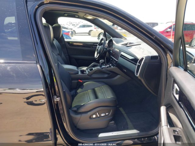 2020 PORSCHE CAYENNE WP1AA2AY1LDA09125 Photo 4