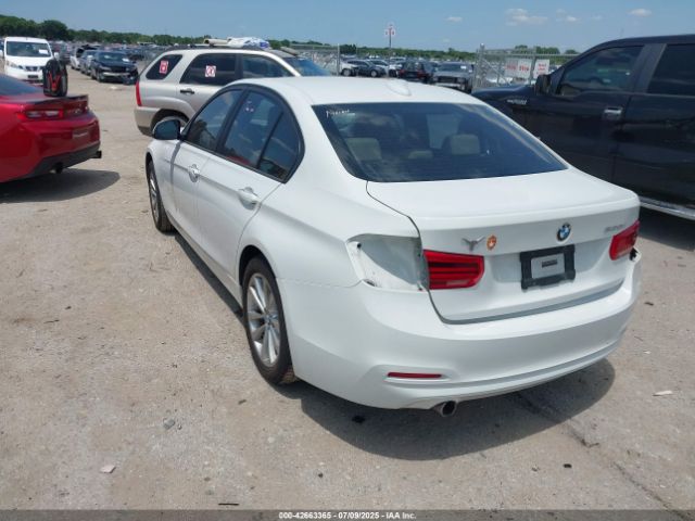 2018 BMW 320I WBA8E1G52JNU93337 Photo 2