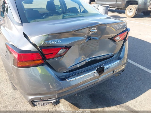 1N4BL4CV7LC177023 Nissan 2020