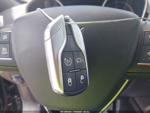 2018 MASERATI LEVANTE ZN661XUS7JX303585 Photo 10