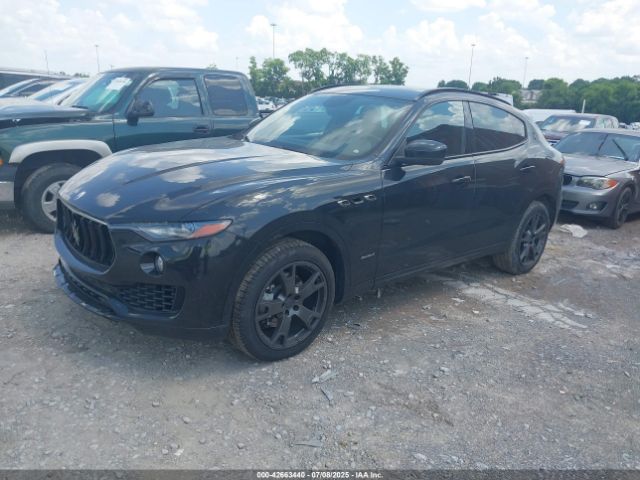2018 MASERATI LEVANTE ZN661XUS7JX303585 Photo 1
