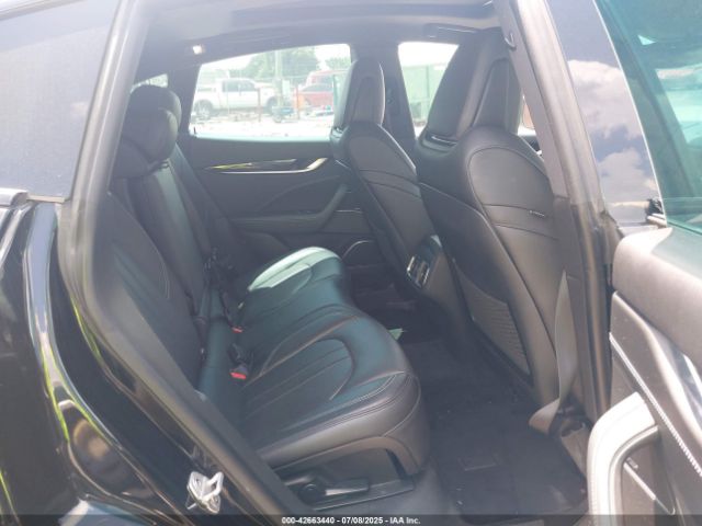2018 MASERATI LEVANTE ZN661XUS7JX303585 Photo 7