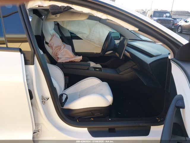 2024 TESLA MODEL 3 5YJ3E1ET3RF768626 Photo 4