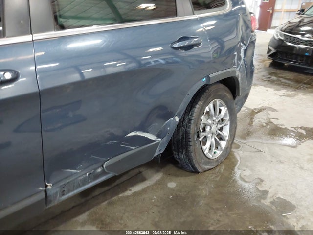 1C4PJMLB3KD368555 Jeep Cherokee