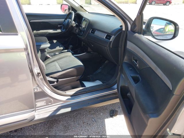 2017 MITSUBISHI OUTLANDER JA4AZ2A32HZ028186 Photo 4