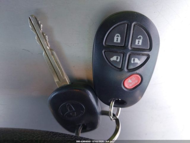 2017 TOYOTA SIENNA 5TDKZ3DC3HS783912 Photo 10