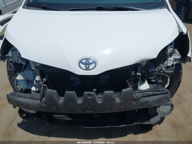 2017 TOYOTA SIENNA 5TDKZ3DC3HS783912 Photo 5
