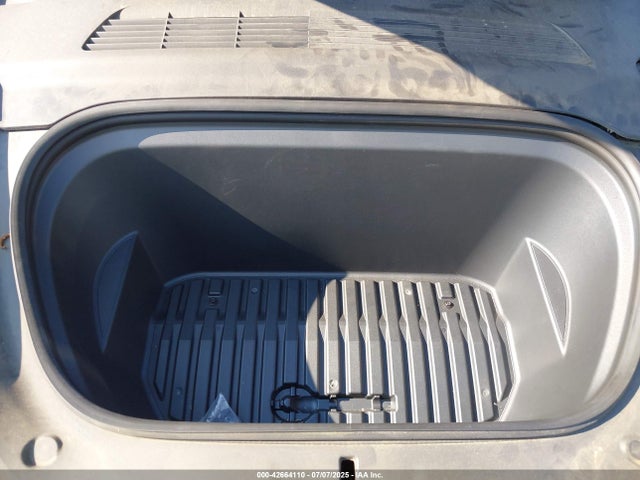 5YJYGDEE5LF046424 Tesla Model Y