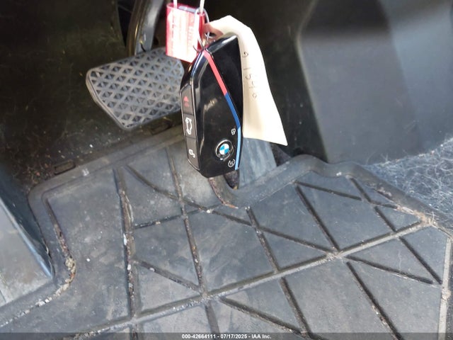 WB533CF00PCL52030 BMW Ix