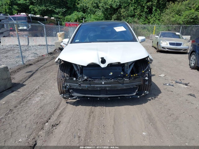 WB533CF00PCL52030 BMW Ix