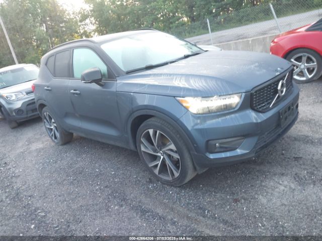 2022 VOLVO XC40 YV4162UM7N2642168