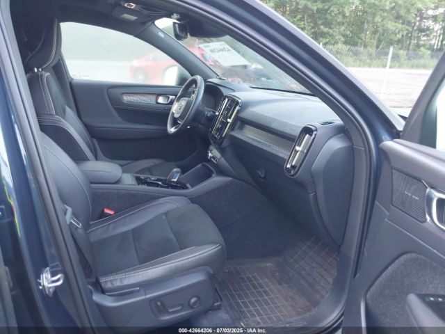 2022 VOLVO XC40 YV4162UM7N2642168 Photo 4
