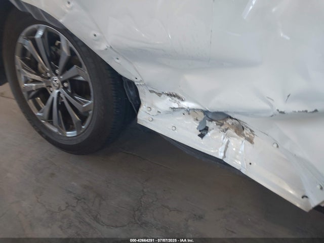 JTMB6RFV6RJ054697 Toyota a25a-fxs