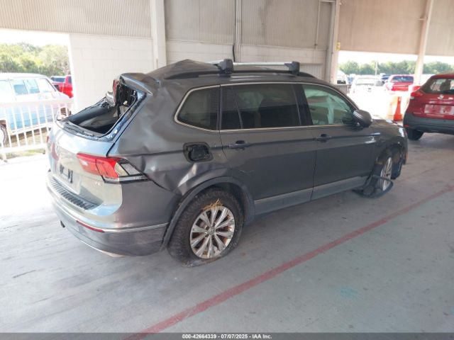 2018 VOLKSWAGEN TIGUAN 3VV3B7AXXJM213579 Photo 3