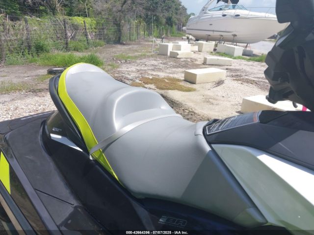 2017 SEADOO SEADOO YDV49791D717 Photo 4
