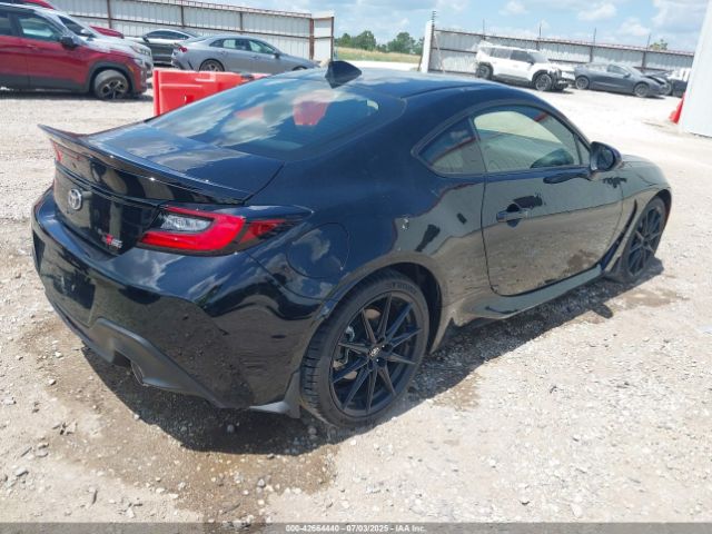 2025 TOYOTA GR86 JF1ZNBE14S8753661 Photo 3
