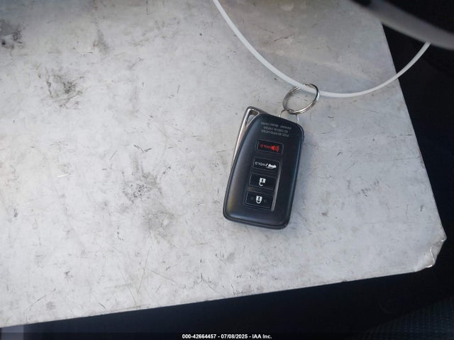 Lexus 2017 2017 2T2ZZMCA3HC043169 Image 11